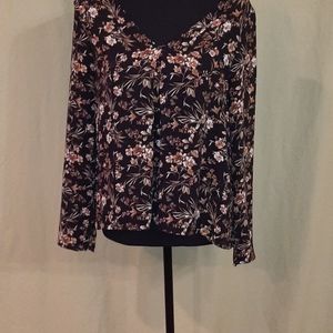 Forever 21 black floral blouseSmall